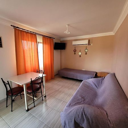 Apsa Butik Hotel Sukhumi Eksteriør bilde